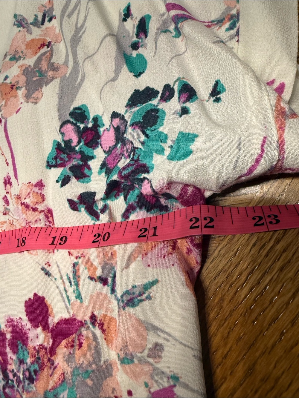lovestitch White Floral  Short Sleeve Tunic-Large - Picture 9 of 10